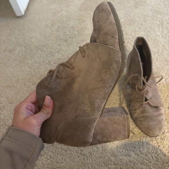 Women's Tan Lace-Up Ankle Boots - Picture 3 of 3